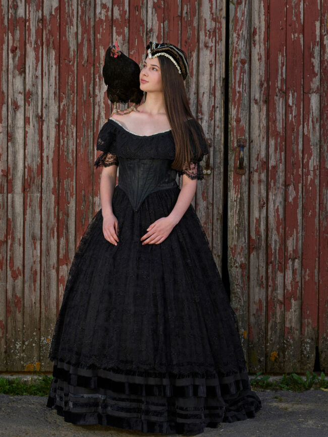 Lea und ihr Huhn Natascha